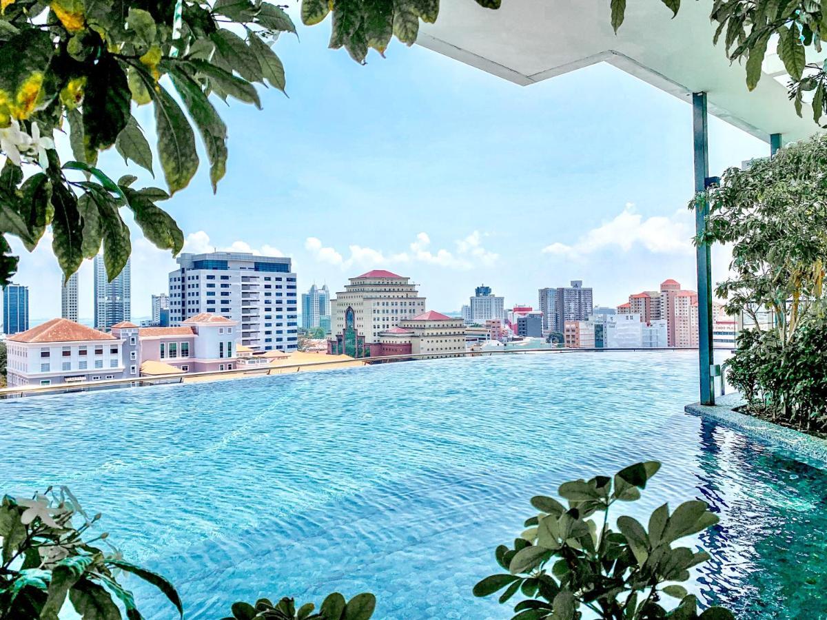 Tropicana 218 Apartment George Town